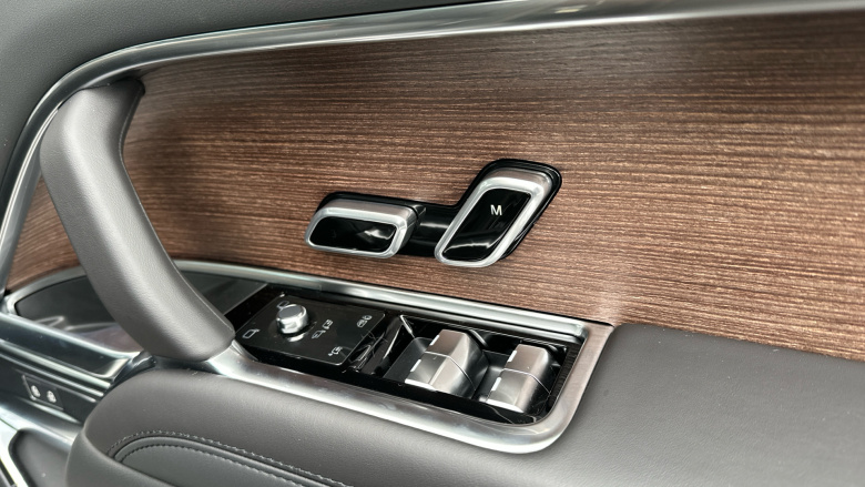 Land Rover Range Rover 3.0 P460e SE 4dr Auto Estate